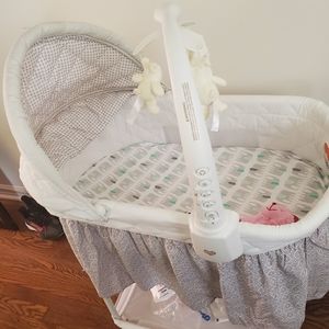 Baby's bassinet
